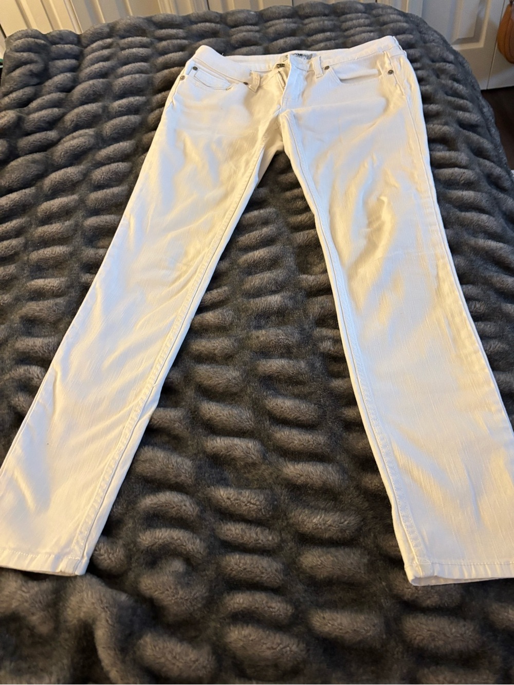 YMI White Denim Jeans Label Detail